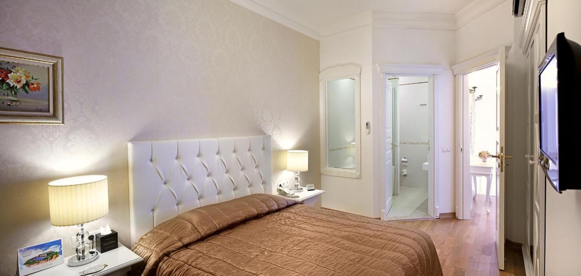 Classic Quadruple Room